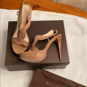 Elite Tahari 5’ platform heels